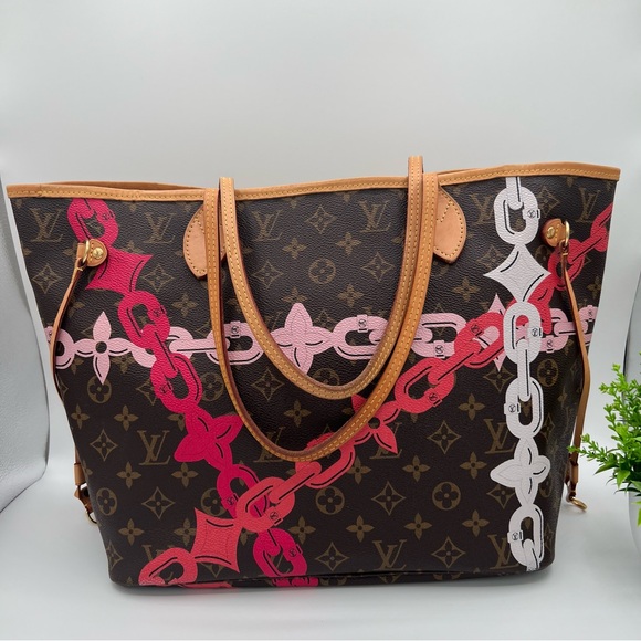 Louis Vuitton Limited Edition Neverfull MM ❤️ - Picture 8 of 16